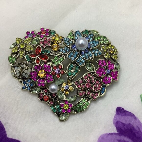 Tuzzy Muzzy Floral Heart Brooch with Multicolor Crystals - Picture 3 of 6